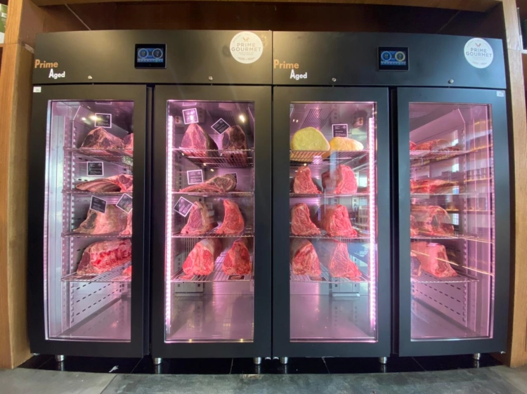 18880